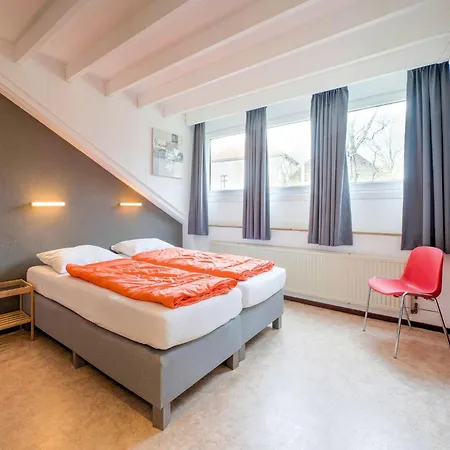 Spacious Group Getaway With Garden, Cleaning Included Holiday home Ulestraten