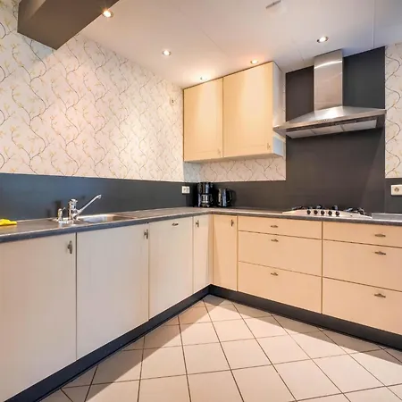 Spacious Group Getaway With Garden, Cleaning Included Holiday home Ulestraten