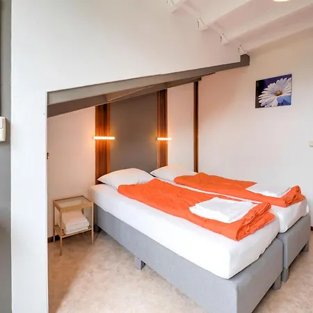 Spacious Group Getaway With Garden, Cleaning Included Holiday home *