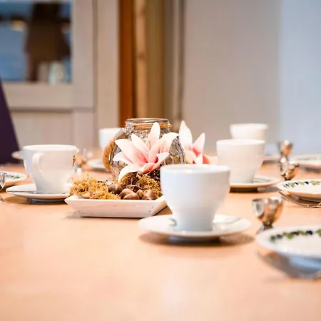 Spacious Group Getaway With Garden, Cleaning Included * Ulestraten