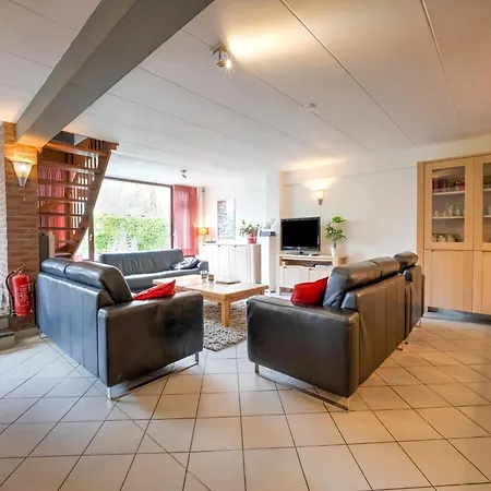 Spacious Group Getaway With Garden, Cleaning Included Holiday home Ulestraten