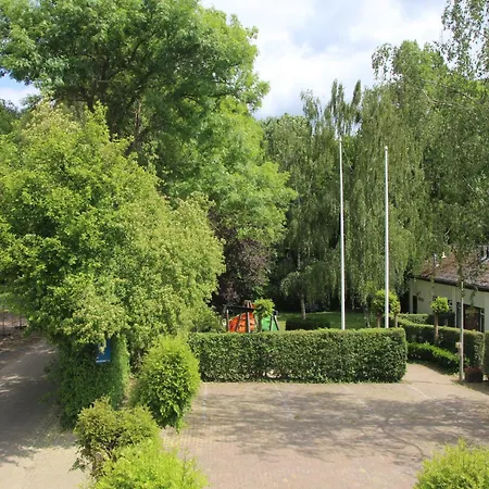 Holiday home Spacious Group Getaway With Garden, Cleaning Included