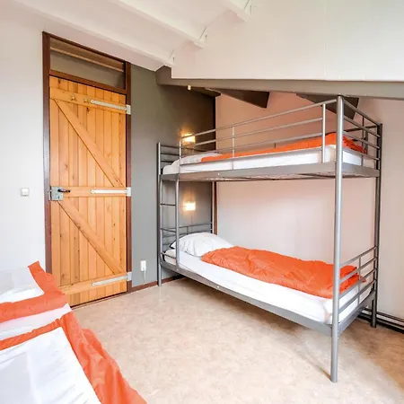Holiday home Spacious Group Getaway With Garden, Cleaning Included *