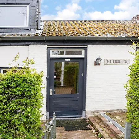 Holiday home Spacious Group Getaway With Garden, Cleaning Included Ulestraten