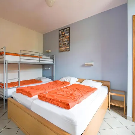 Holiday home Spacious Group Getaway With Garden, Cleaning Included *