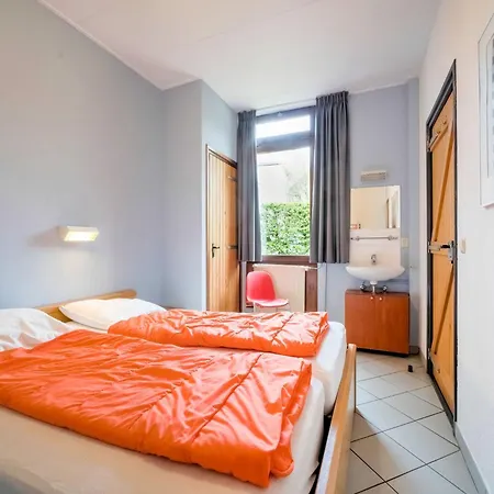 Spacious Group Getaway With Garden, Cleaning Included Holiday home Ulestraten
